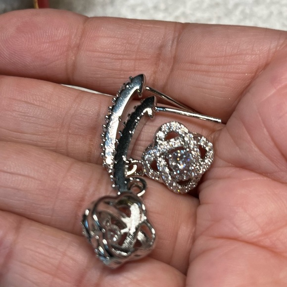 Dangle drop rhinestone earring -clover look NWOT - Picture 6 of 12